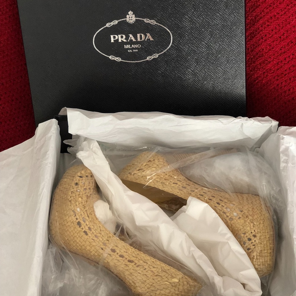 Shoes - Picture 5 of 6